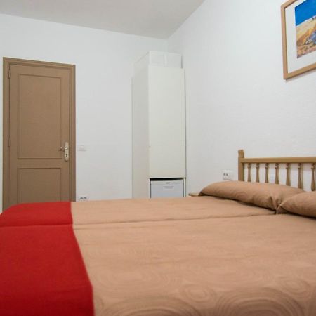 Pension Alcala ภายนอก รูปภาพ