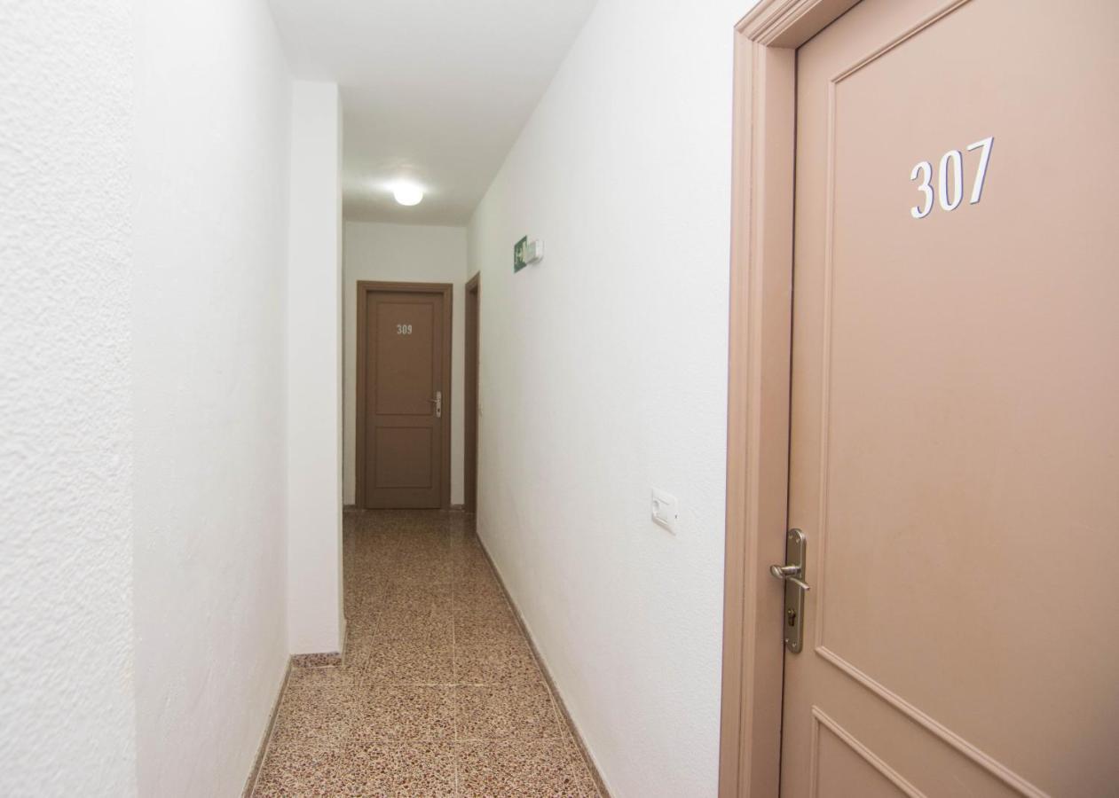 Pension Alcala ภายนอก รูปภาพ