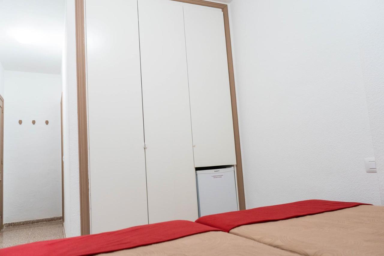 Pension Alcala ภายนอก รูปภาพ