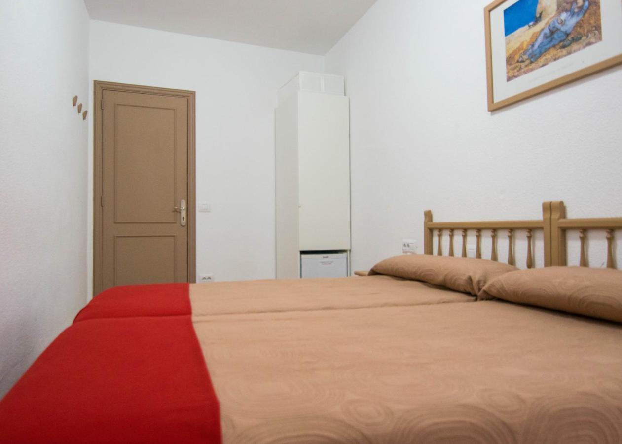 Pension Alcala ภายนอก รูปภาพ